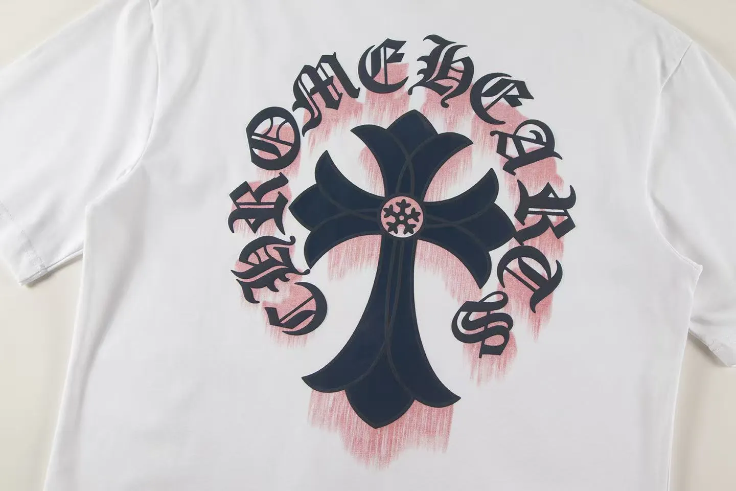 🅿️150 Style: 2025 new Croix Heart short-sleeved T-shirt Material: High version 300g double yarn combed cotton Size: S～XL Color: Black Style number: Z018